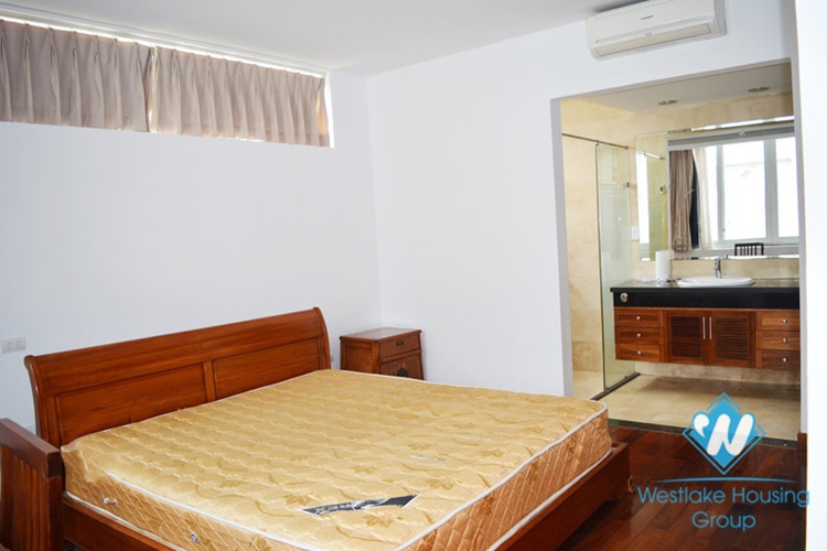 Beautiful and nice house for rent in Tay Ho area , Ha Noi.