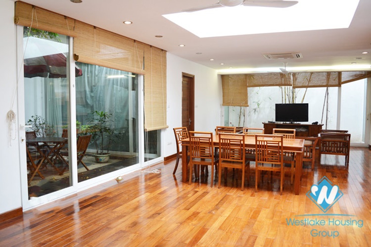 Beautiful and nice house for rent in Tay Ho area , Ha Noi.