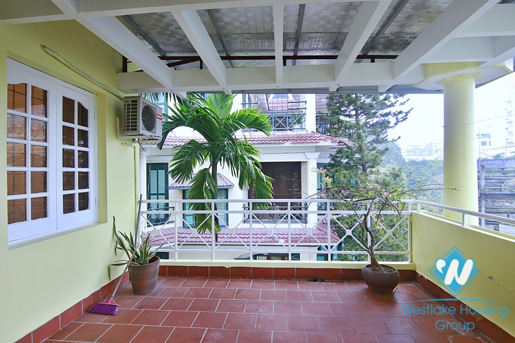 Unfurnished 4 beds house for rent in Tay Ho district, Ha Noi