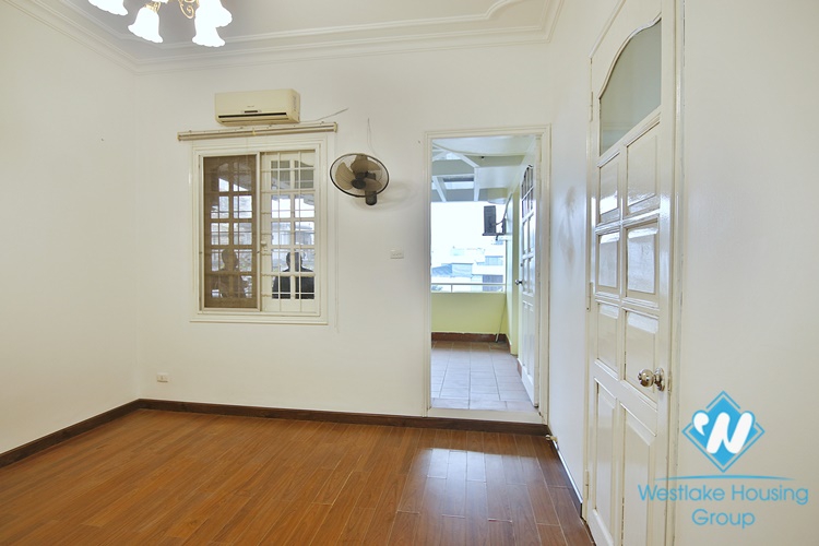 Unfurnished 4 beds house for rent in Tay Ho district, Ha Noi