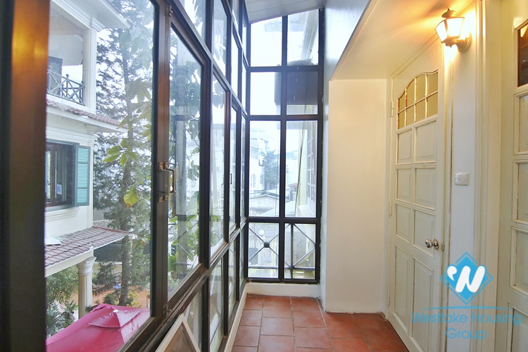 Unfurnished 4 beds house for rent in Tay Ho district, Ha Noi