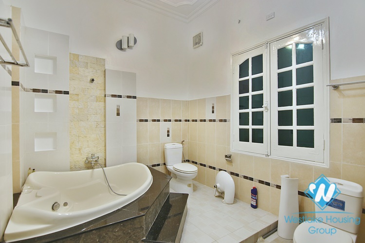 Unfurnished 4 beds house for rent in Tay Ho district, Ha Noi