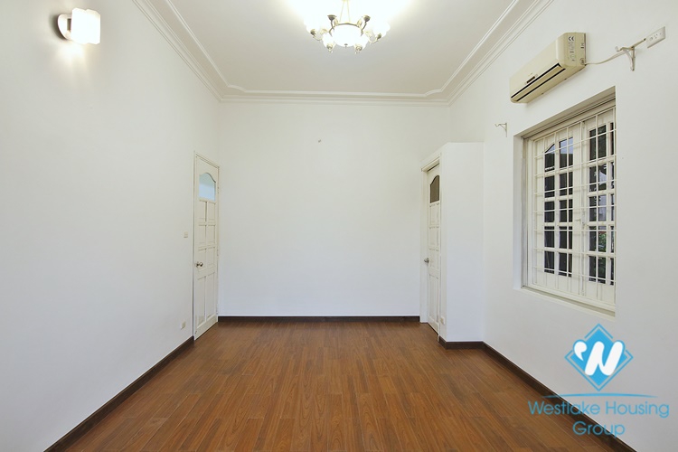 Unfurnished 4 beds house for rent in Tay Ho district, Ha Noi