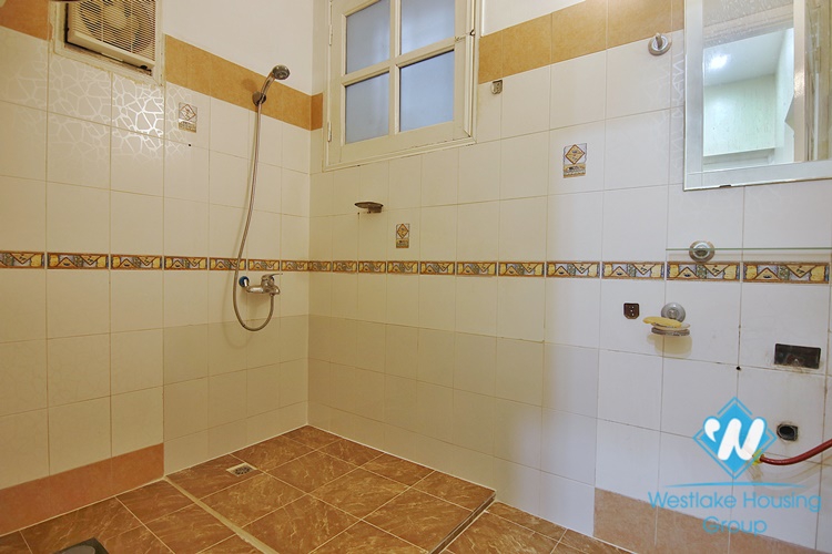 Unfurnished 4 beds house for rent in Tay Ho district, Ha Noi