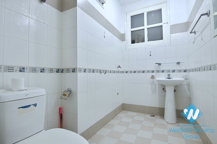 Unfurnished 4 beds house for rent in Tay Ho district, Ha Noi