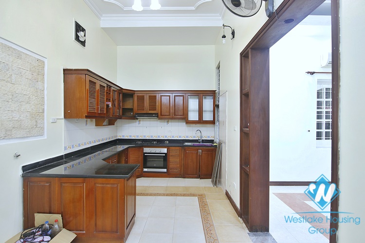 Unfurnished 4 beds house for rent in Tay Ho district, Ha Noi