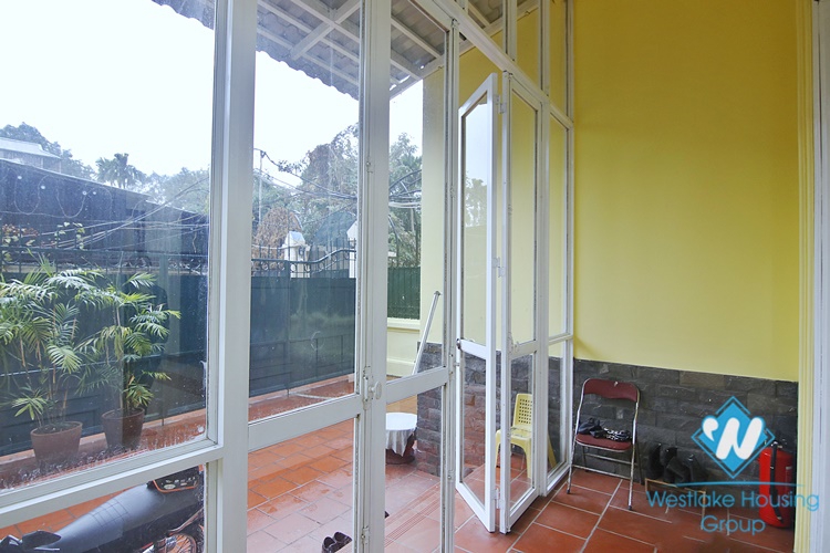 Unfurnished 4 beds house for rent in Tay Ho district, Ha Noi