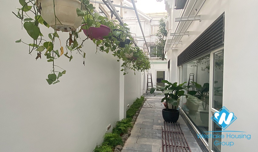 Nice house with 5 bedroom in T Block Ciputra for rent