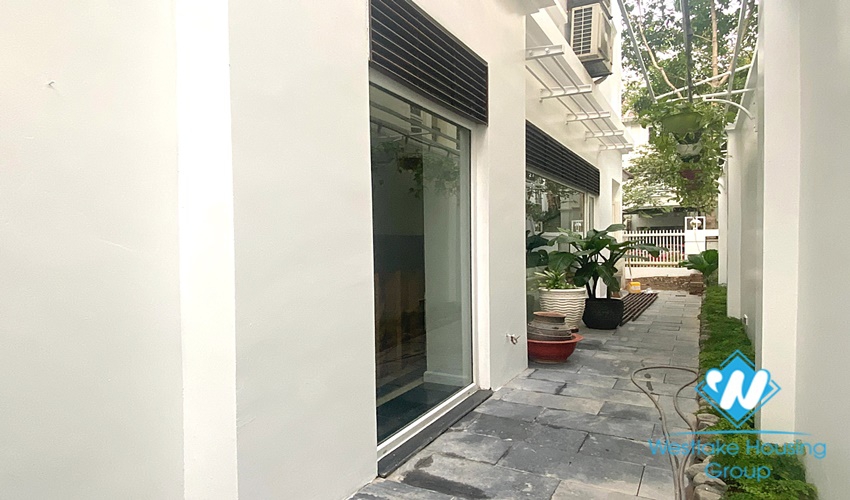 Nice house with 5 bedroom in T Block Ciputra for rent