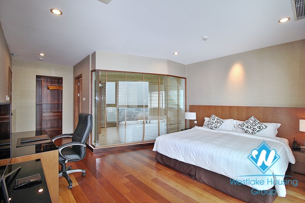 A beautiful service 4 bedroom apartment for rent in Dang thai mai, Tay ho, Ha noi 