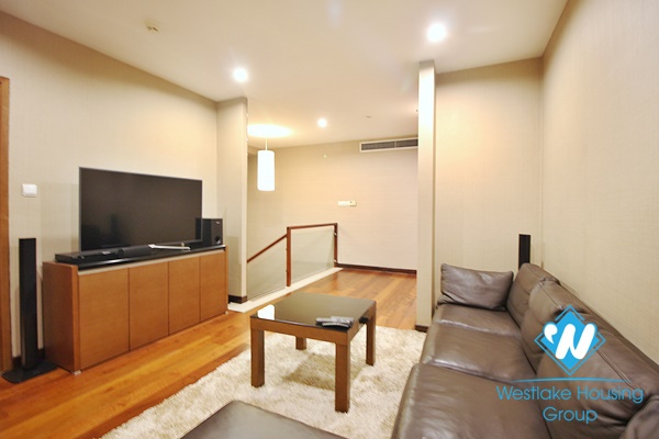 A beautiful service 4 bedroom apartment for rent in Dang thai mai, Tay ho, Ha noi 