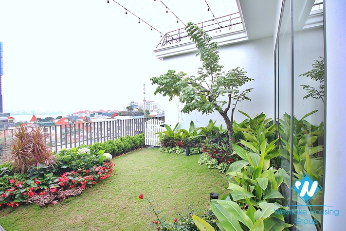 Beautiful 03 bedrooms apartment with nice terrace for rent in Tay Ho District 