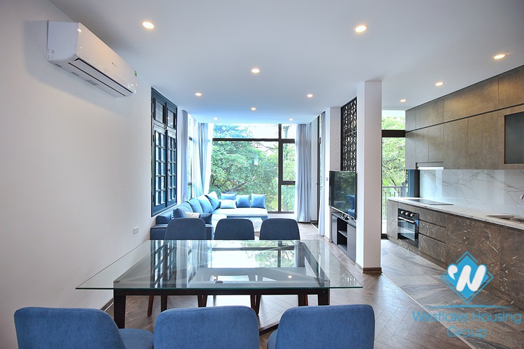 Lake view two bedrooms apartment for rent in Xuan Dieu, Tay Ho