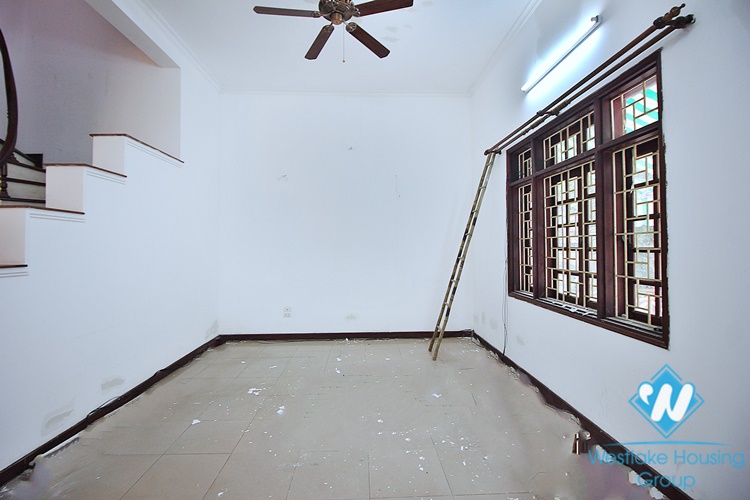 Huge garden house for rent in Lac Long Quan, Tay Ho