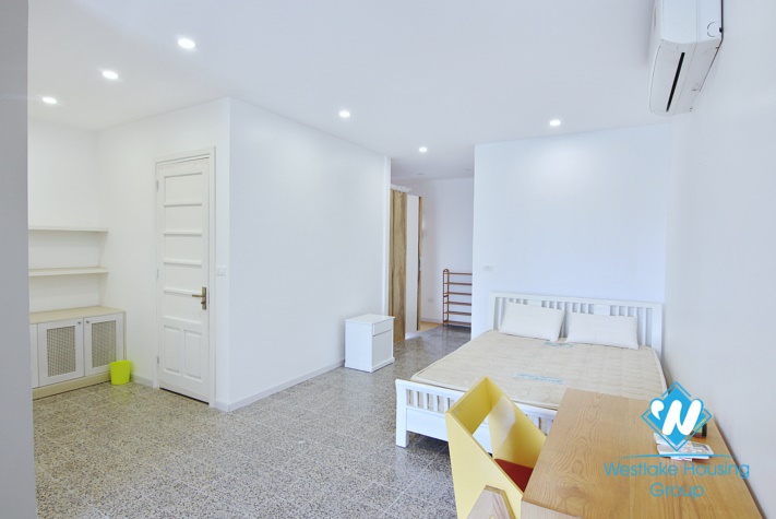 Nice design 02 bedrooms apartment with lake view for rent near Sheraton Hotel