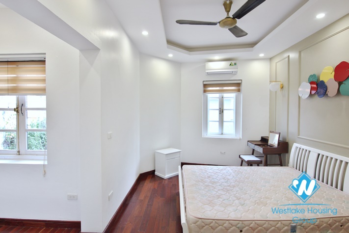 Nice design 02 bedrooms apartment with lake view for rent near Sheraton Hotel