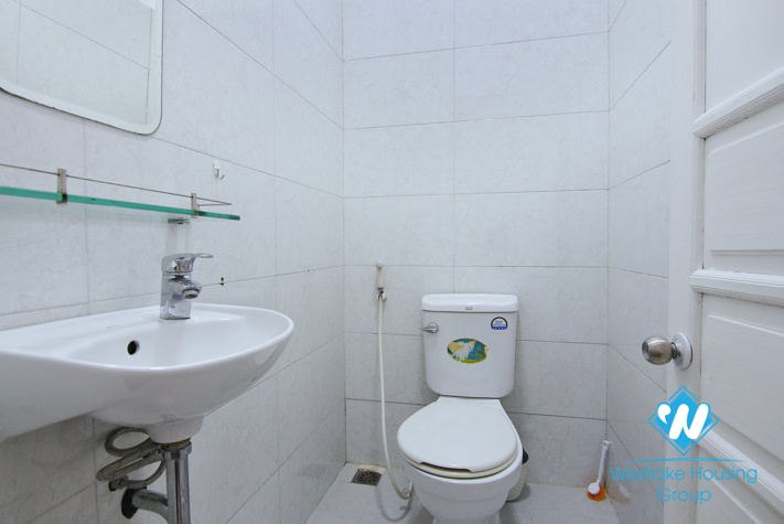 Nice design 02 bedrooms apartment with lake view for rent near Sheraton Hotel