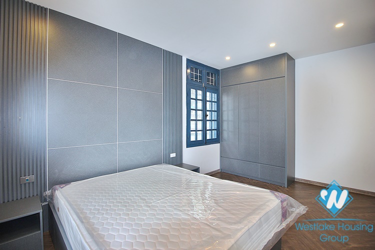 Lake-view two beds apartment for rent in Xuan Dieu, Tay Ho