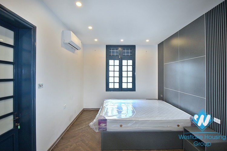 Lake-view two beds apartment for rent in Xuan Dieu, Tay Ho