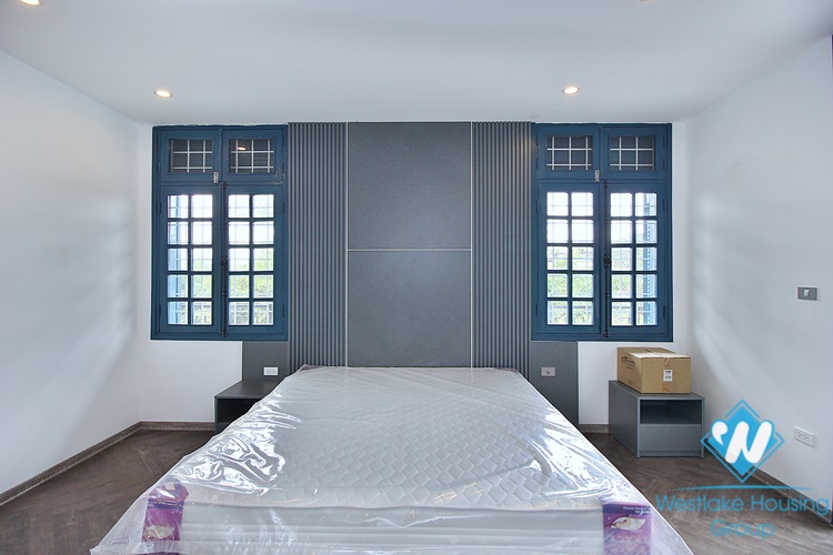 Lake-view two beds apartment for rent in Xuan Dieu, Tay Ho