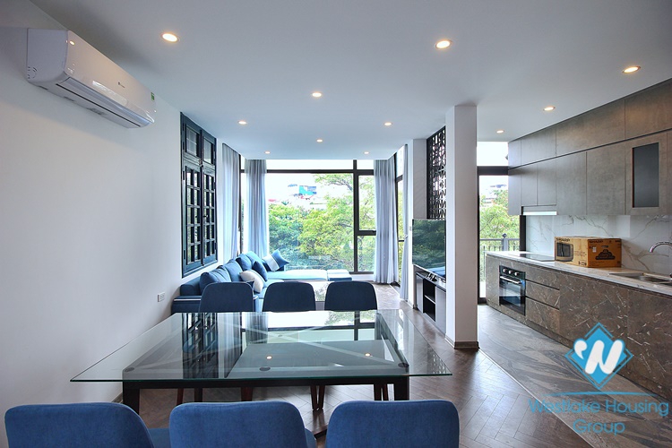 Lake-view two beds apartment for rent in Xuan Dieu, Tay Ho