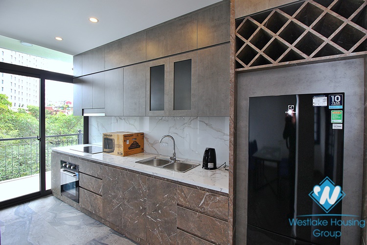 Lake-view two beds apartment for rent in Xuan Dieu, Tay Ho