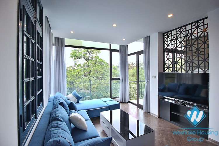 Lake-view two beds apartment for rent in Xuan Dieu, Tay Ho