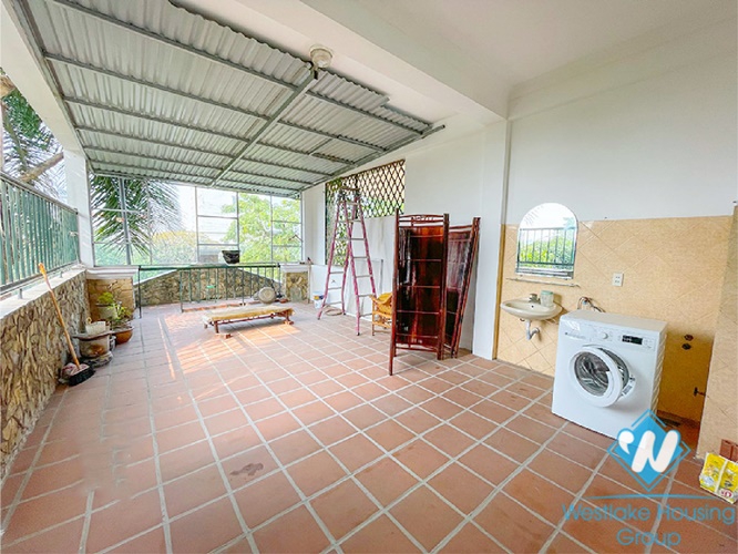 A beautiful house with nice view for rent in Tay Ho, Ha Noi