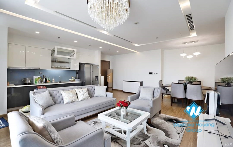 A charming apartment for lease in Vinhome Metropolis, Lieu Giai, Ha Noi