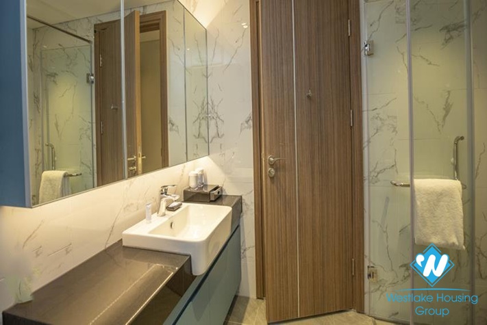 Modern 4 bedrooms apartment in Tay Ho District for rent