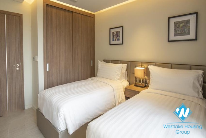 Modern 4 bedrooms apartment in Tay Ho District for rent
