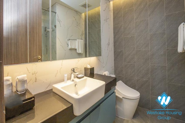 Modern 4 bedrooms apartment in Tay Ho District for rent