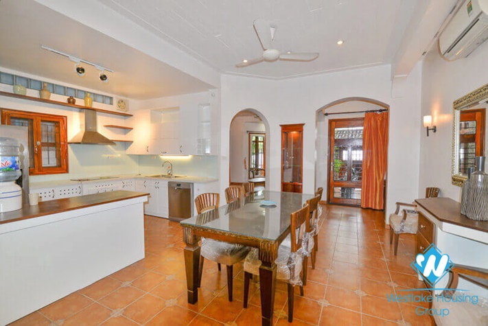 Lakeside mansion with incredible lakeview and rooftop terrace