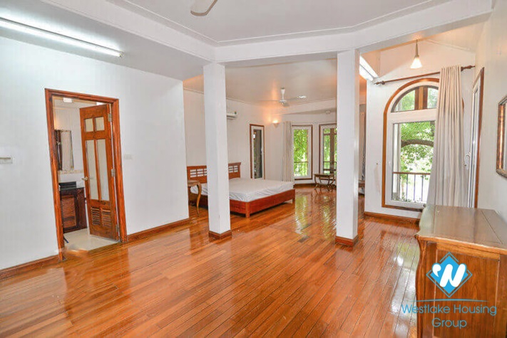 Lakeside mansion with incredible lakeview and rooftop terrace