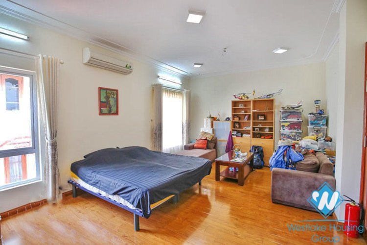 A lovely five bedrooms house for rent in Tay Ho area