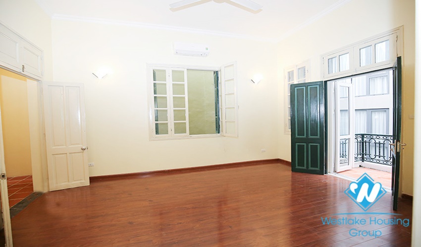 Unfurnished 4 beds house for rent in Dang Thai Mai st, Tay Ho district, Ha Noi