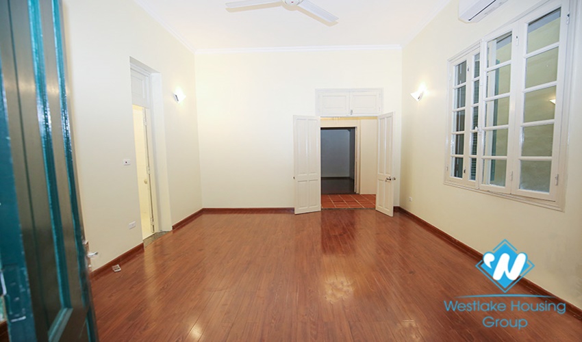 Unfurnished 4 beds house for rent in Dang Thai Mai st, Tay Ho district, Ha Noi