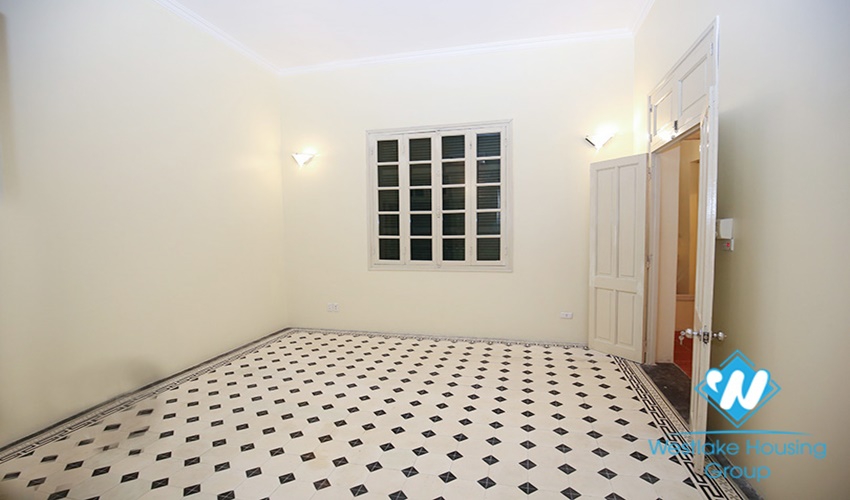 Unfurnished 4 beds house for rent in Dang Thai Mai st, Tay Ho district, Ha Noi