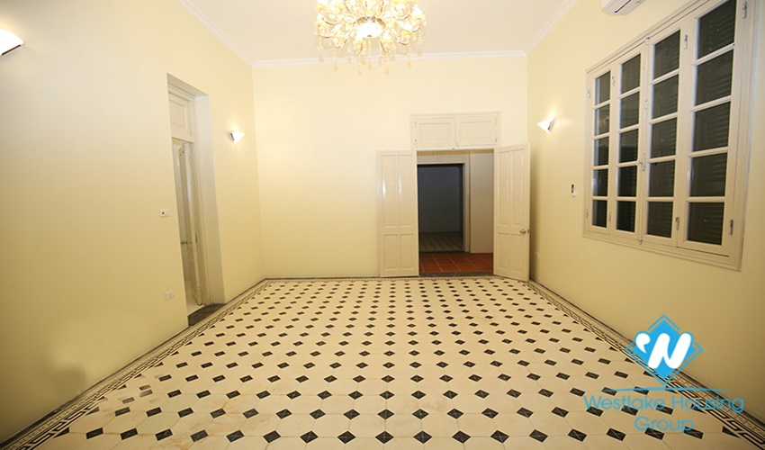 Unfurnished 4 beds house for rent in Dang Thai Mai st, Tay Ho district, Ha Noi