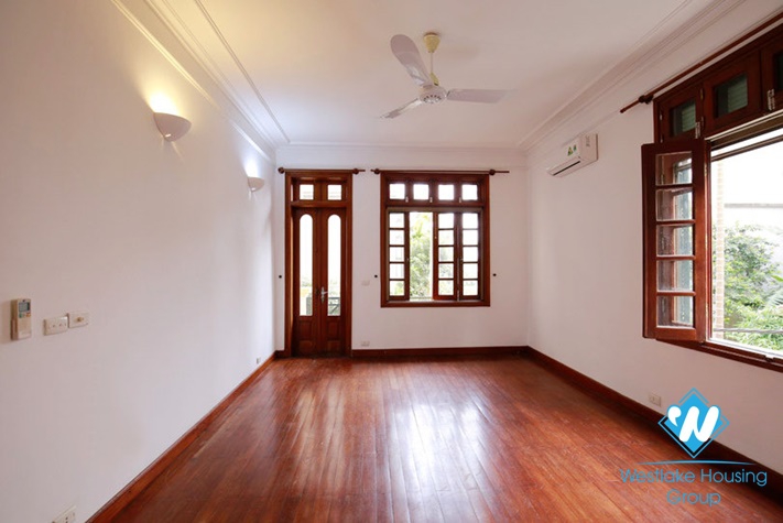 Unfurnished house with nice court yard terrace in Tay Ho, Hanoi
