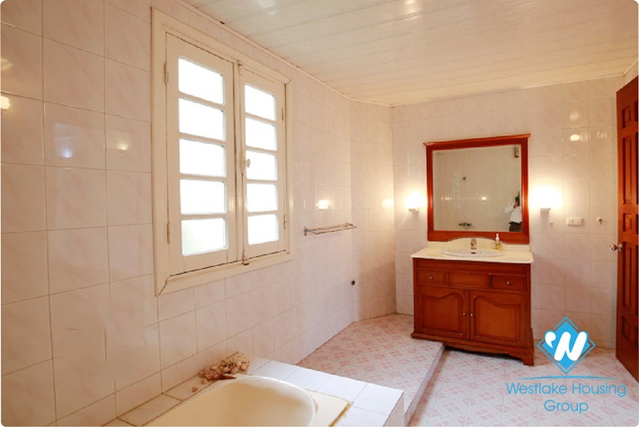 Unfurnished house with nice court yard terrace in Tay Ho, Hanoi