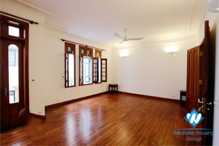 Unfurnished house with nice court yard terrace in Tay Ho, Hanoi