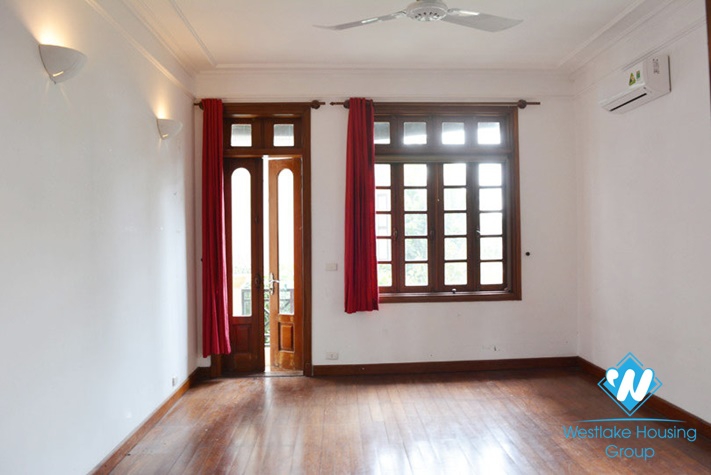 Unfurnished house with nice court yard terrace in Tay Ho, Hanoi