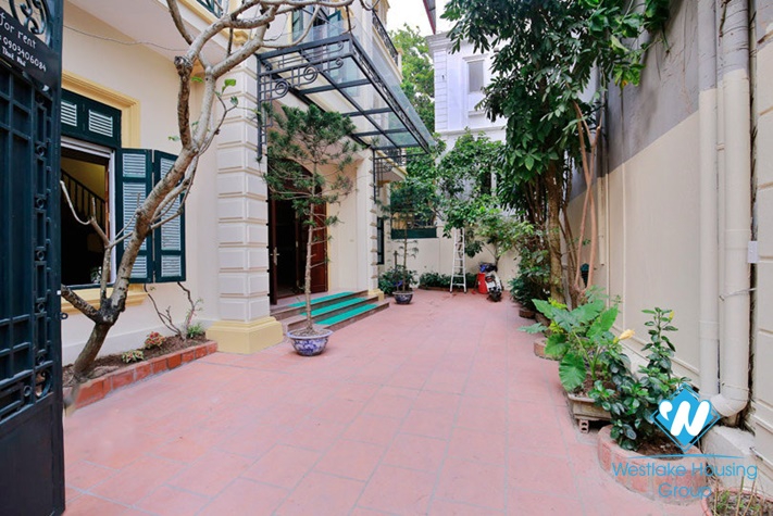 Unfurnished house with nice court yard terrace in Tay Ho, Hanoi