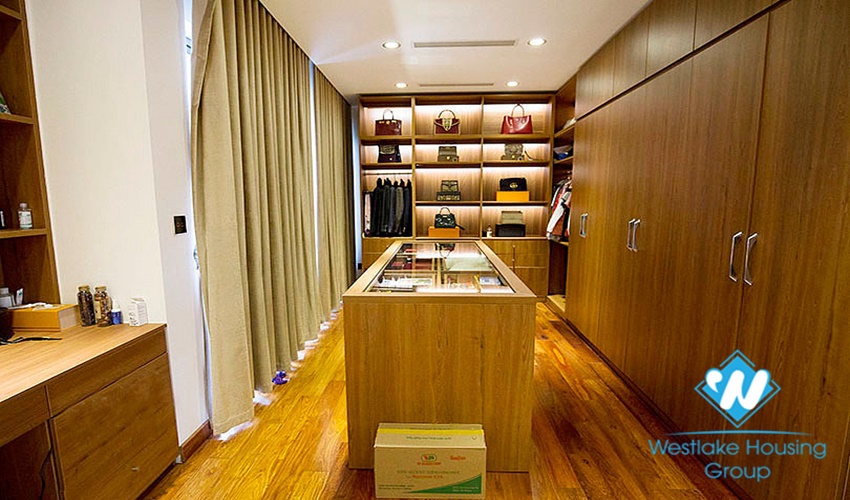 Luxurious 4 beds villa for rent in Ciputra, Tay Ho 