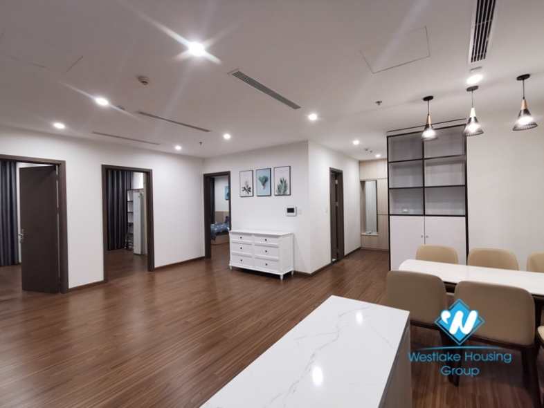 Căn hô 4 phòng ngủ  cho thuê tại W3 Vinhome Westpoint.