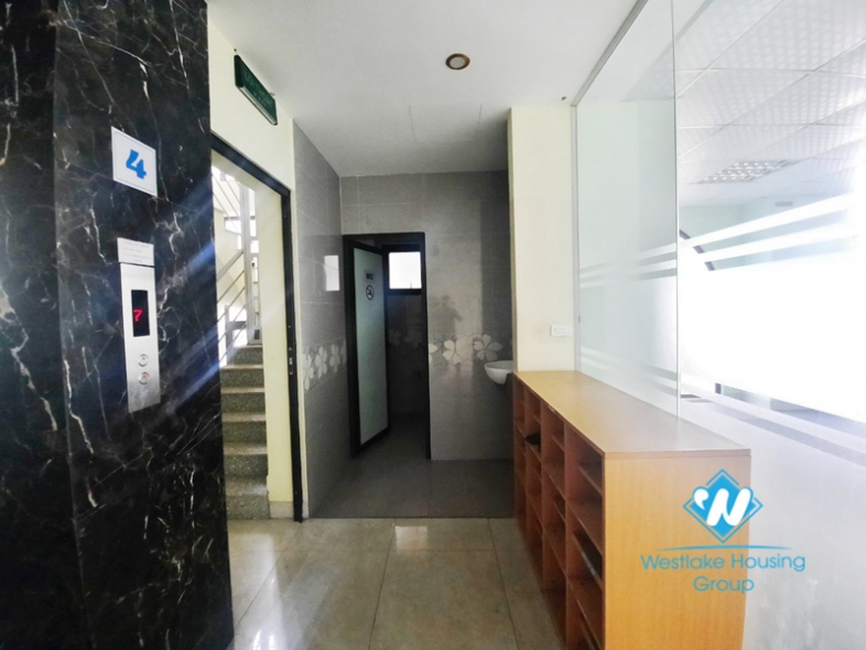 Fourth floor office for rent at Tran Quang Dieu, Dong Da district.