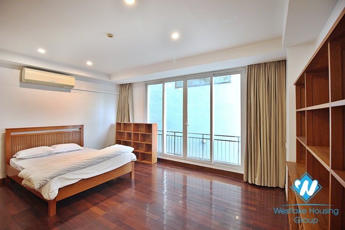 Lake view 03 bedrooms apartment with big balcony for leasing  in Tay Ho area