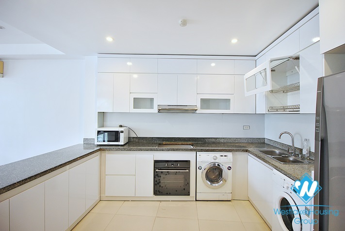 Lake view 03 bedrooms apartment with big balcony for leasing  in Tay Ho area