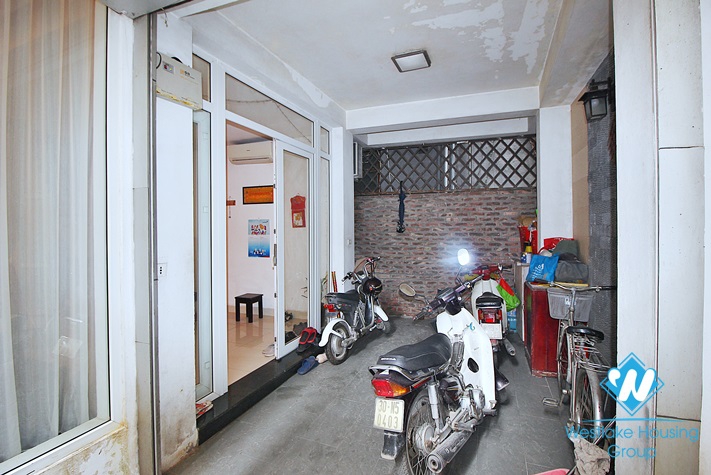Good quality house with 3 bedrooms for lease in Tay Ho area.